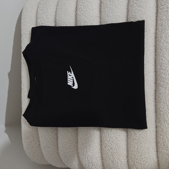 Brand new Nike Air T shirt available Large fit. - Picture 3 of 3